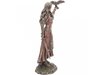 Bild von Statue Keltische Göttin Morrigan mit Rabe